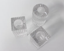 Lade das Bild in den Galerie-Viewer, Glas Kerzenständer