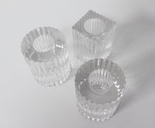 Lade das Bild in den Galerie-Viewer, Glas Kerzenständer